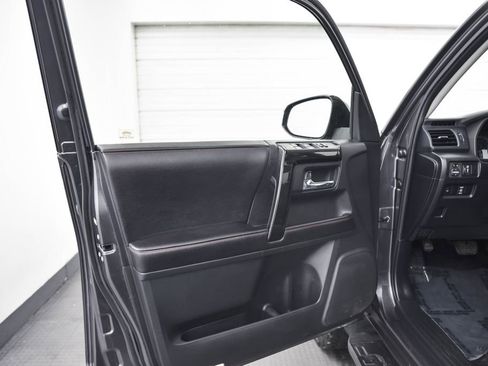 Used 2016 Toyota 4Runner TRD Pro image 9