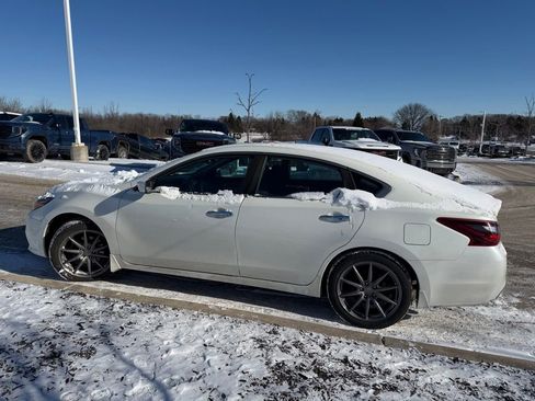Used 2017 Nissan Altima 2.5 SR image 4