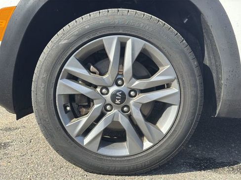 Used 2021 Kia Seltos S AWD/4WD image 10