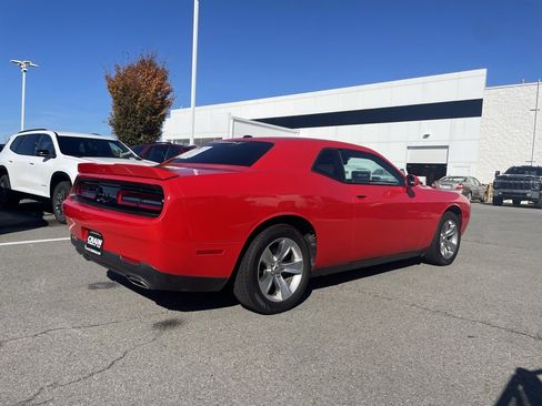 Used 2022 Dodge Challenger SXT image 7