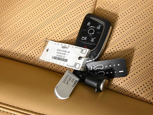 New 2025 Cadillac Escalade IQ Luxury 2 image 28