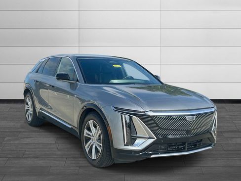 Used 2024 Cadillac Lyriq Tech RWD image 7