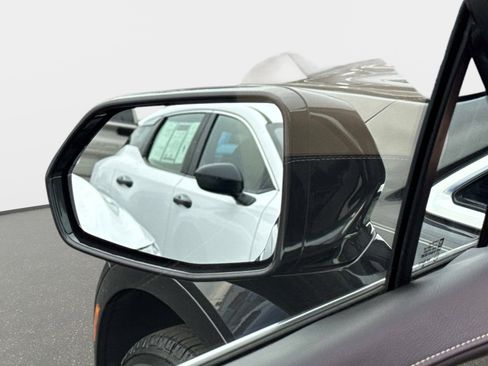 Used 2017 Cadillac XT5 FWD w/ LPO, Wheel Lock Package image 18