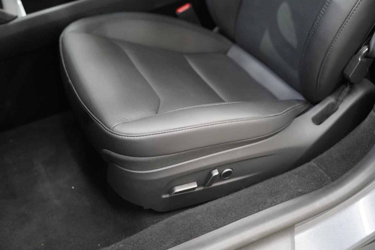 Used 2025 Tesla Model 3 Long Range RWD image 23