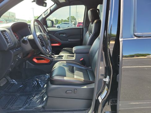 Used 2023 Nissan Frontier PRO-4X w/ Pro-4X Premium Package AWD/4WD image 18