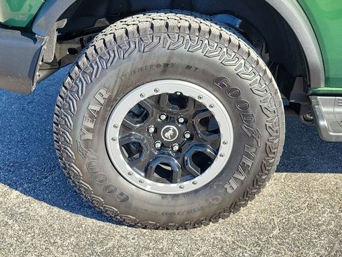 New 2025 Ford Bronco Outer Banks w/ Sasquatch Package AWD/4WD image 5