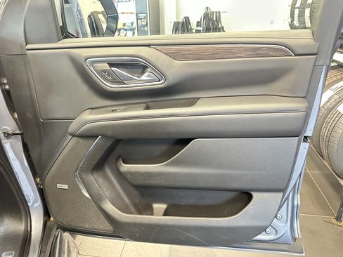 Used 2022 Chevrolet Tahoe LT w/ LT Signature Package image 43