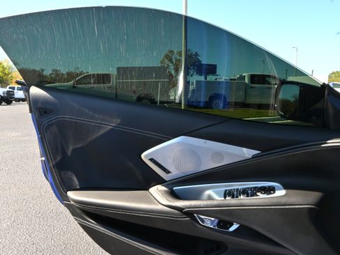 Used 2021 Chevrolet Corvette Stingray Premium Conv w/ Z51 Performance Package image 25