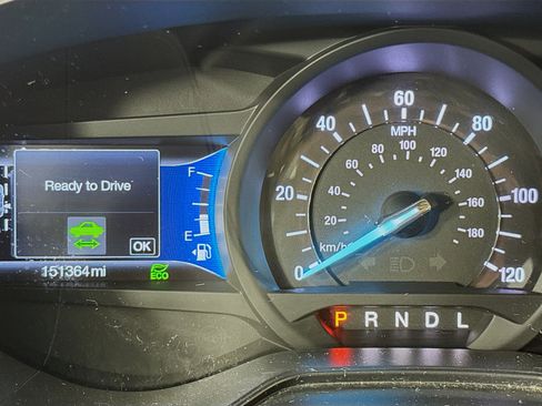 Used 2019 Ford Fusion SE image 12