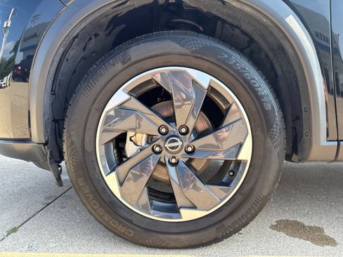 Used 2024 Nissan Rogue SV FWD image 10