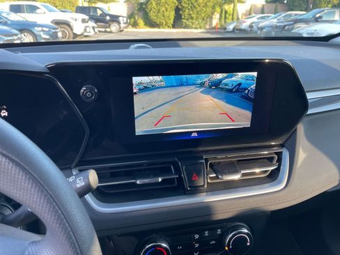 Used 2025 Chevrolet TrailBlazer LT image 17