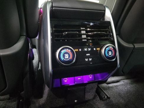 New 2025 Land Rover Range Rover SE image 23