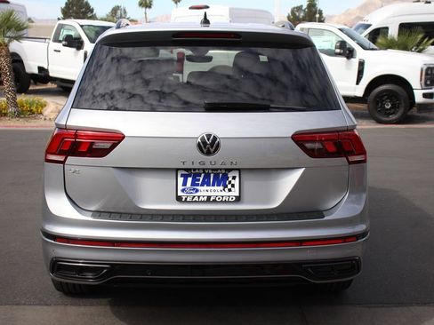 Used 2022 Volkswagen Tiguan SE R-Line FWD image 6