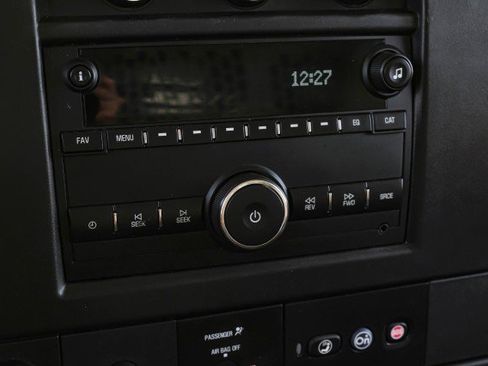 Used 2020 Chevrolet Express 2500 image 27