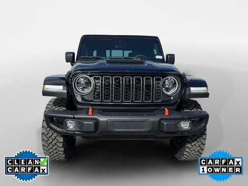 Used 2025 Jeep Gladiator Mojave image 2