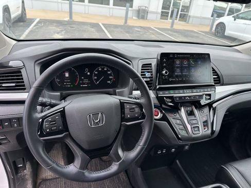 Used 2025 Honda Odyssey Touring image 8