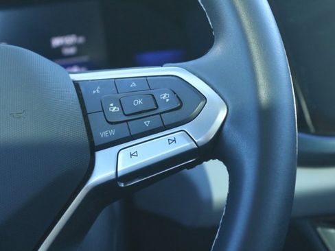 Used 2022 Volkswagen Taos SE image 21