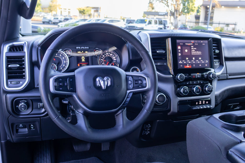 Used 2025 RAM 1500 Big Horn AWD/4WD image 16