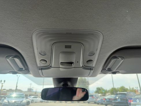 Used 2019 Toyota Prius LE w/ Carpet Mat Package FWD image 27