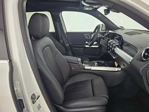 New 2026 Mercedes-Benz GLB 250 image 10