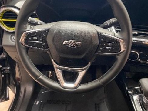 Used 2025 Chevrolet Trax ACTIV w/ Driver Confidence Package FWD image 19