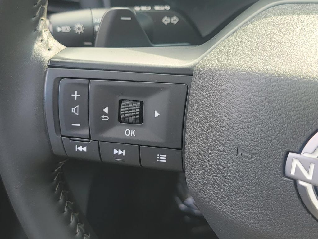 Used 2026 Nissan Rogue SV AWD/4WD image 23