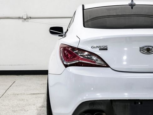 Used 2016 Hyundai Genesis Coupe 3.8 image 50