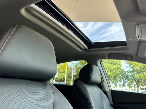 Used 2023 Honda Accord Touring image 17
