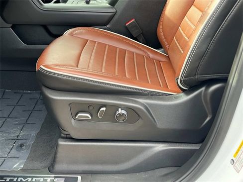 Used 2025 GMC Sierra 3500 Denali Ultimate image 17