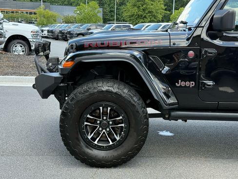 Used 2024 Jeep Wrangler Unlimited Rubicon AWD/4WD image 10