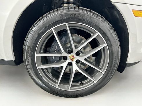 Used 2026 Porsche Macan AWD/4WD image 33