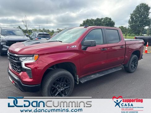 Used 2025 Chevrolet Silverado 1500 LT Trail Boss w/ Convenience Package II AWD/4WD image 1