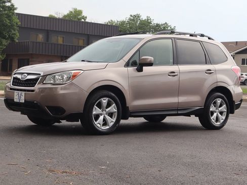 Used 2015 Subaru Forester 2.5i Premium w/ All-Weather Package AWD/4WD image 11