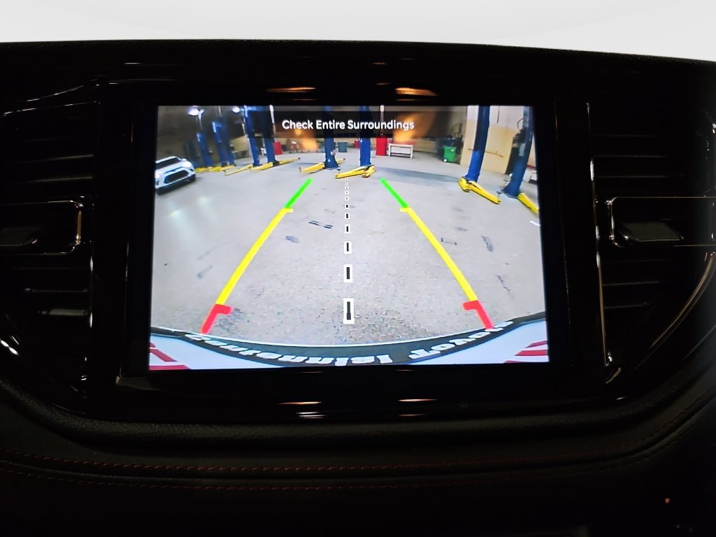 Used 2025 Dodge Durango GT RWD image 14