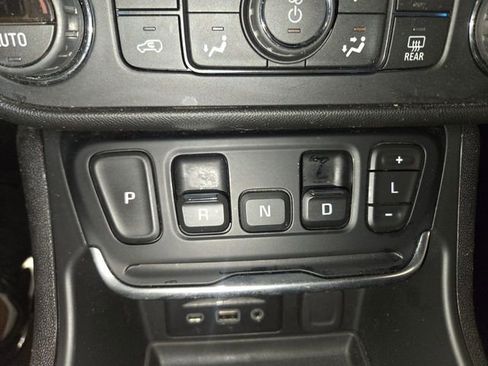 Used 2018 GMC Terrain SLT w/ Preferred Package image 19