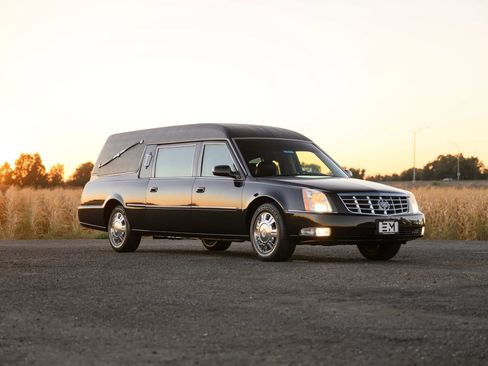 Used 2009 Cadillac DTS Hearse FWD image 84