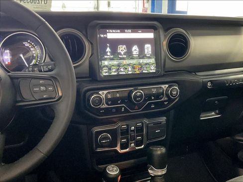 Used 2023 Jeep Wrangler Unlimited w/ Cold Weather Group AWD/4WD image 18