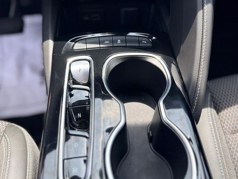 Used 2022 Buick Envision Preferred FWD image 16