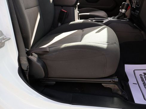 Used 2021 Jeep Gladiator Sport image 11