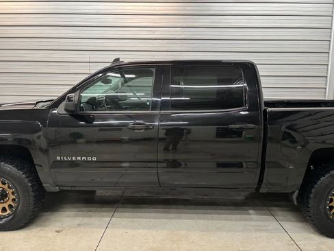 Used 2018 Chevrolet Silverado 1500 LT w/ All Star Edition AWD/4WD image 9