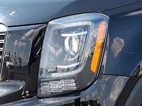 Used 2020 Kia Telluride EX w/ EX Premium Package AWD/4WD image 9