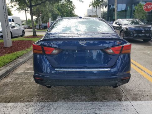 Certified 2023 Nissan Altima 2.5 SR FWD image 5