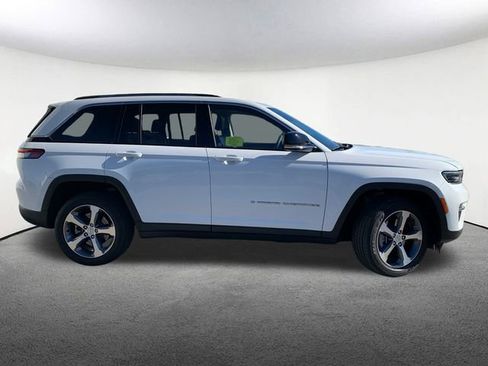 Used 2022 Jeep Grand Cherokee Limited 4xe image 16