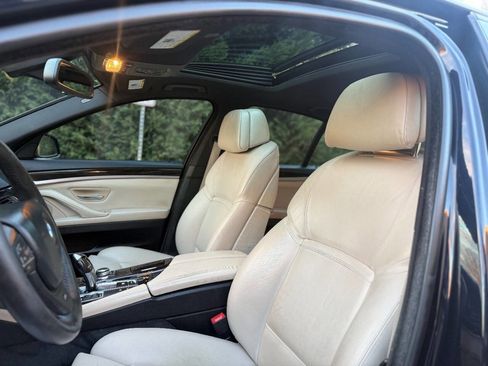 Used 2012 BMW 550i xDrive Sedan image 21