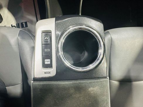 Used 2012 Toyota Prius V Five FWD image 21