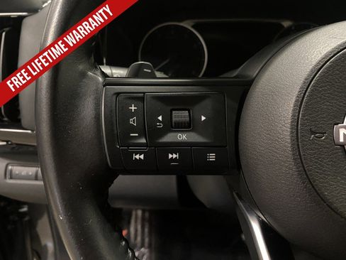 Used 2025 Nissan Pathfinder SV FWD image 34