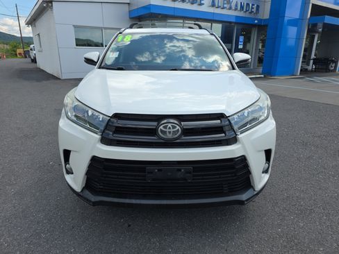 Used 2018 Toyota Highlander SE AWD/4WD image 8