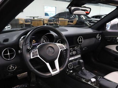 Used 2015 Mercedes-Benz SLK 250 image 20