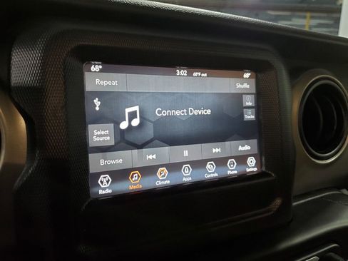 Used 2021 Jeep Wrangler Unlimited Sport AWD/4WD image 18