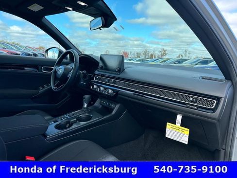 Certified 2025 Honda Civic Sport image 32